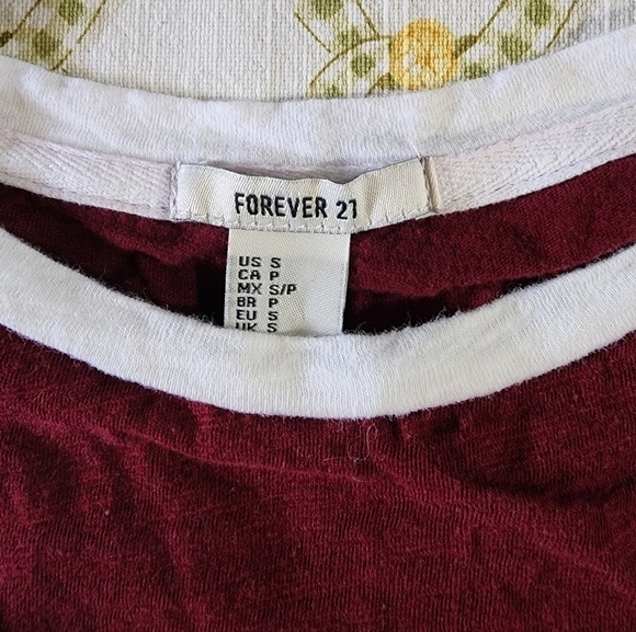 FOREVER 21 Top sz sm - Picture 4 of 4